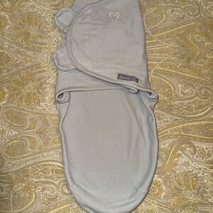 SwaddleMe Light Gray Baby Swaddle 7-14 lbs.